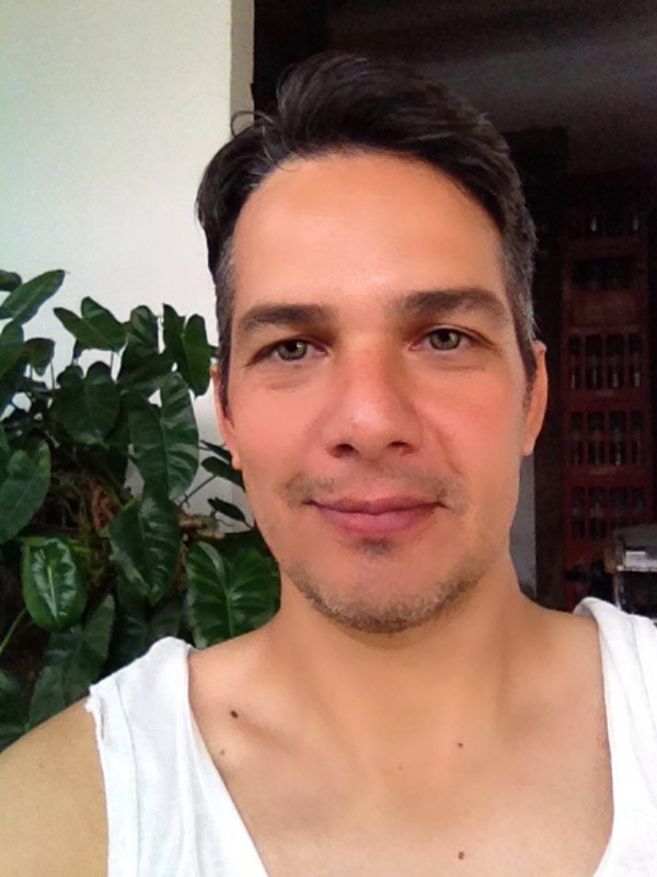 Date this tall Venezuela man Carlos from Carcas VE3670