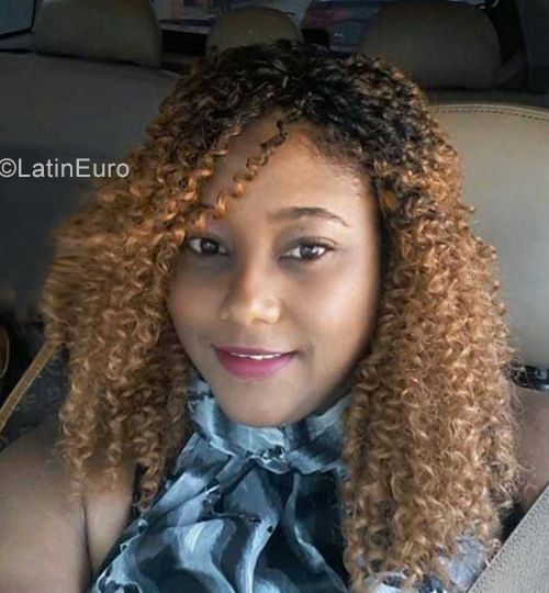Date this sensual Dominican Republic girl Mercedes from Santo Domingo DO39187