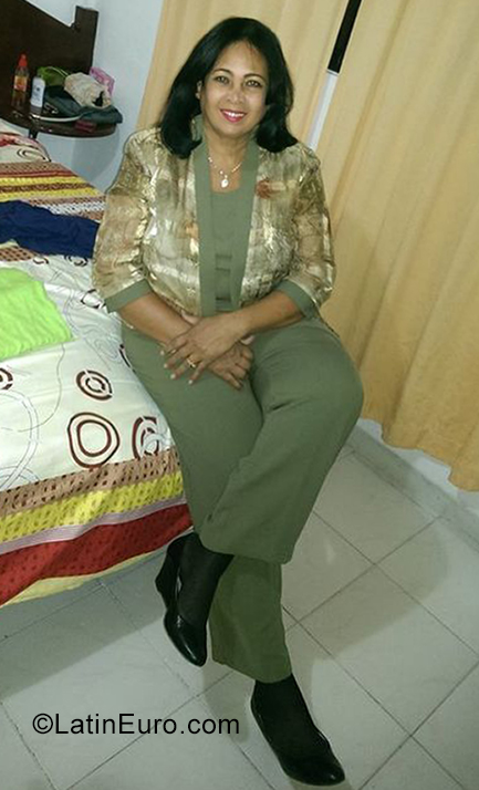 Date this charming Dominican Republic girl Juana from La Vega DO39263
