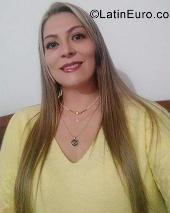 Date this cute Colombia girl Monik from Medellin CO29327