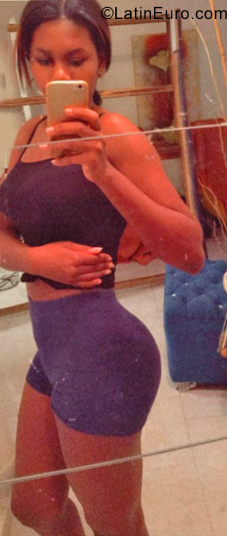 Date this good-looking Dominican Republic girl Karime from Santo Domingo Este DO39323