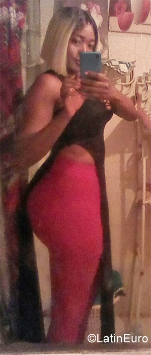 Date this charming Jamaica girl Sue from Kingston JM2686