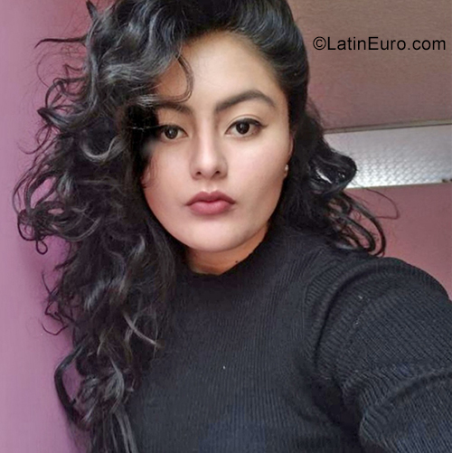 Date this hard body Ecuador girl Elizabeth from Quito EC726