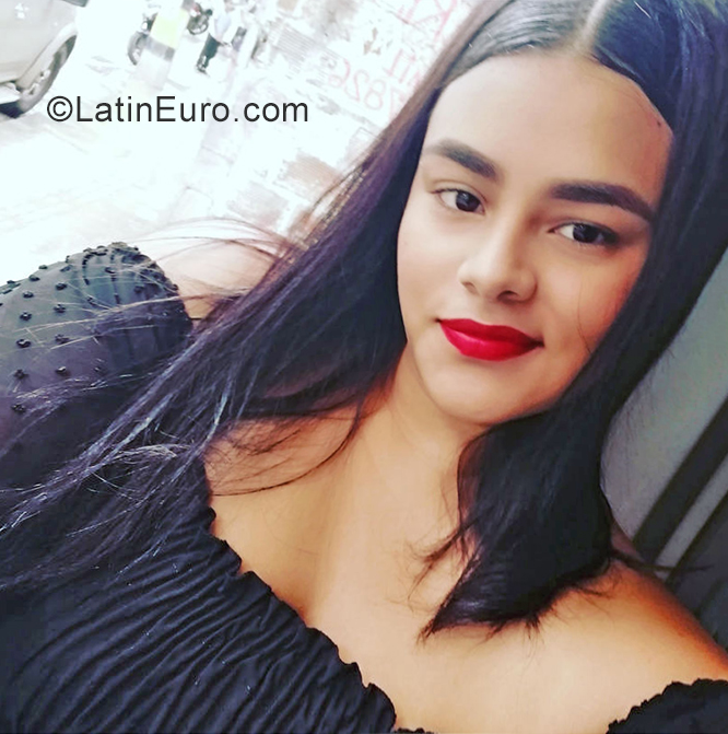 Date this beautiful Colombia girl Laura from Medellin CO29458