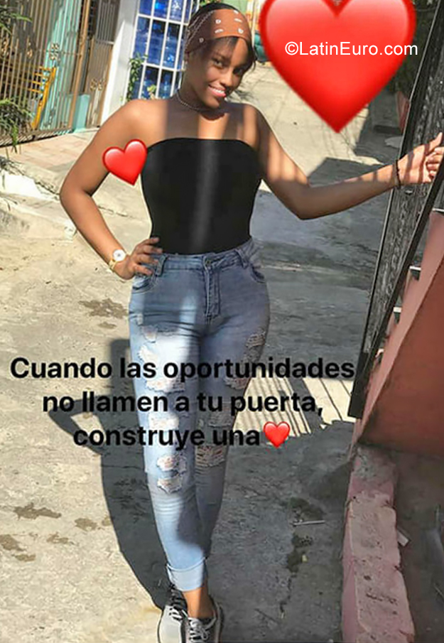 Date this tall Dominican Republic girl Angelys from Santiago DO39377
