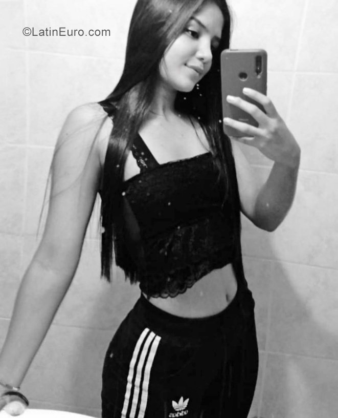 Date this sensual Colombia girl Catalina from Cali CO29508