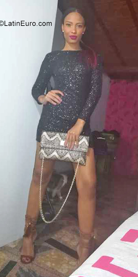 Date this pretty Colombia girl Anyi from Medellin CO29548