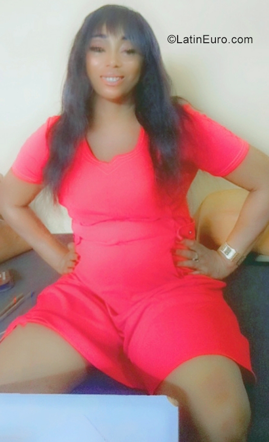 Date this sultry Cote D'Ivoire girl Angyflo from Abidjan CI75