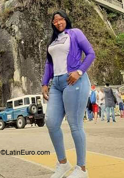 Date this attractive Colombia girl Dayana from Barranquilla CO29615