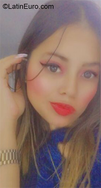 Date this foxy Colombia girl Zuli from Bogota CO29654