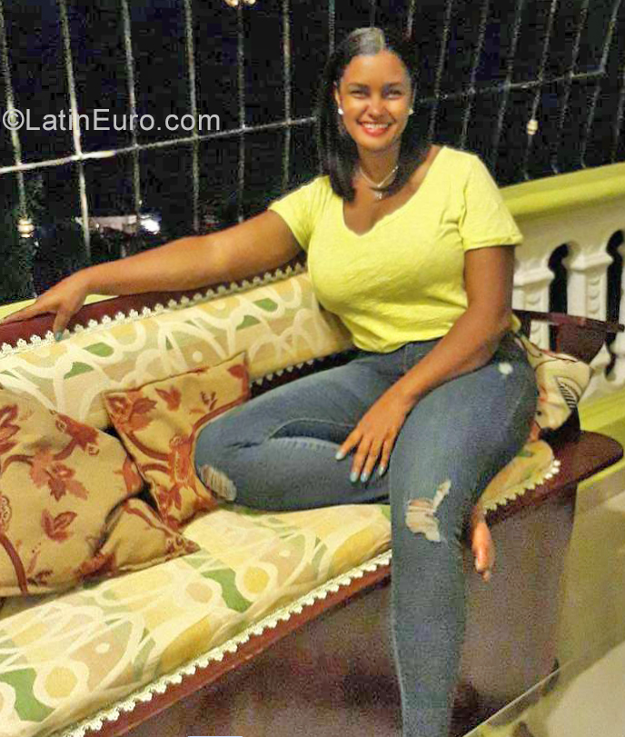 Date this lovely Dominican Republic girl ANA from Cualquier Lugar DO39483