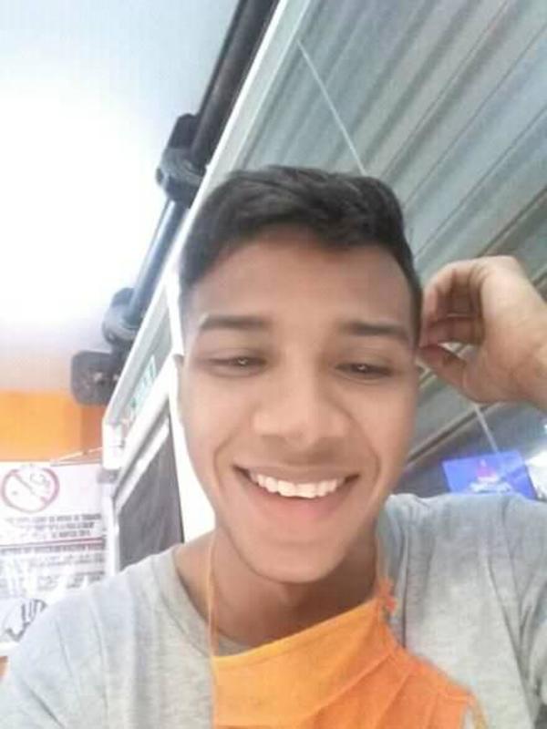 Date this voluptuous Venezuela man Edys from Venezuela VE3807