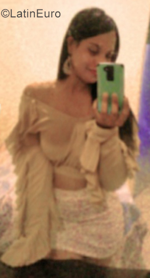 Date this lovely Dominican Republic girl Fariely from Santiago De Los Caballeros DO39515