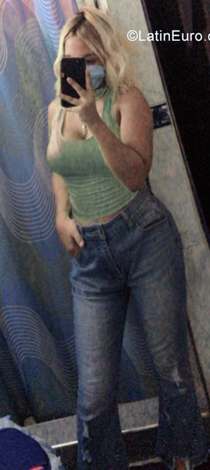 Date this hard body Venezuela girl Ana from Valencia VE3822