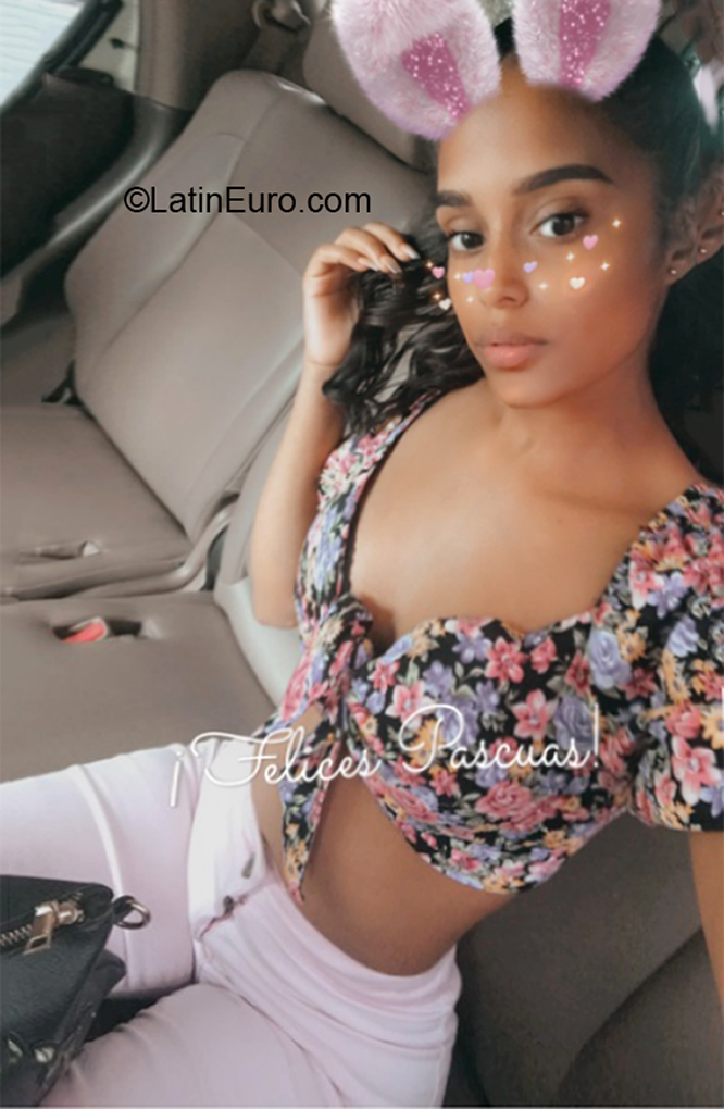 Date this hot Dominican Republic girl Emely from Santiago DO39599