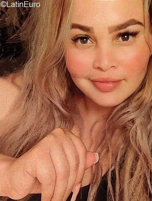 Date this sultry Colombia girl Edgliseth from Soledad VE4131