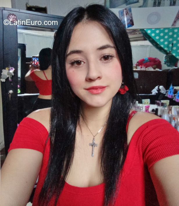 Date this hot Colombia girl Cristina from Manizales CO29935