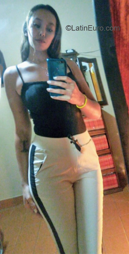 Date this gorgeous Argentina girl Carolina from Buenos Aires AR726