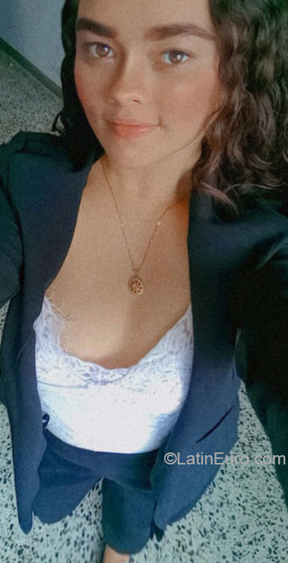 Date this pretty Colombia girl Daniela from Cali CO29962