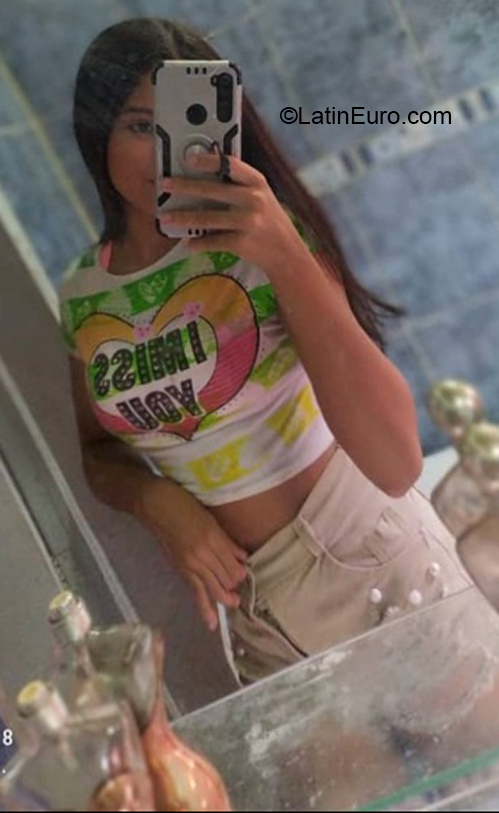 Date this cute Venezuela girl Hilaris from La Asunción VE3889