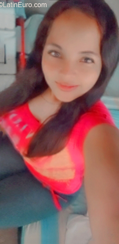 Date this sensual Venezuela girl Anyela from Barinas VE3893