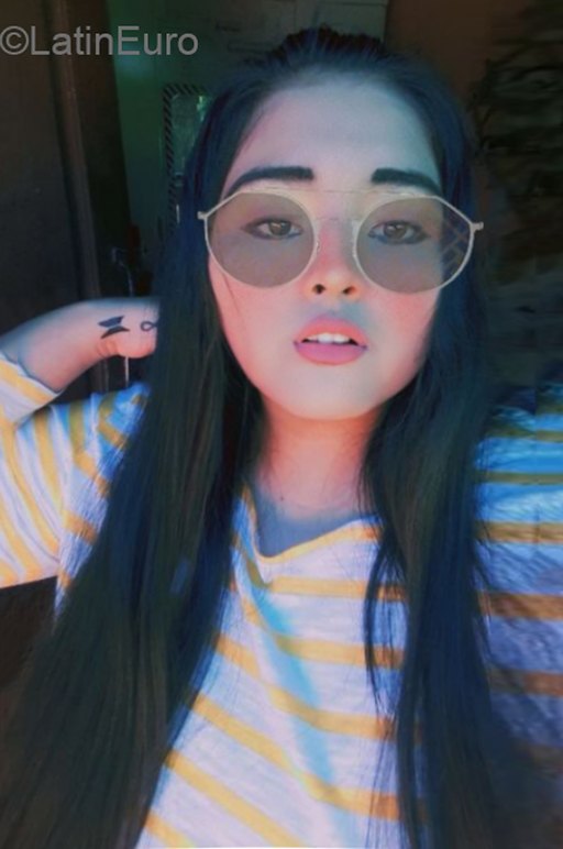 Date this charming Bolivia girl Abigail from Santa Cruz BO115