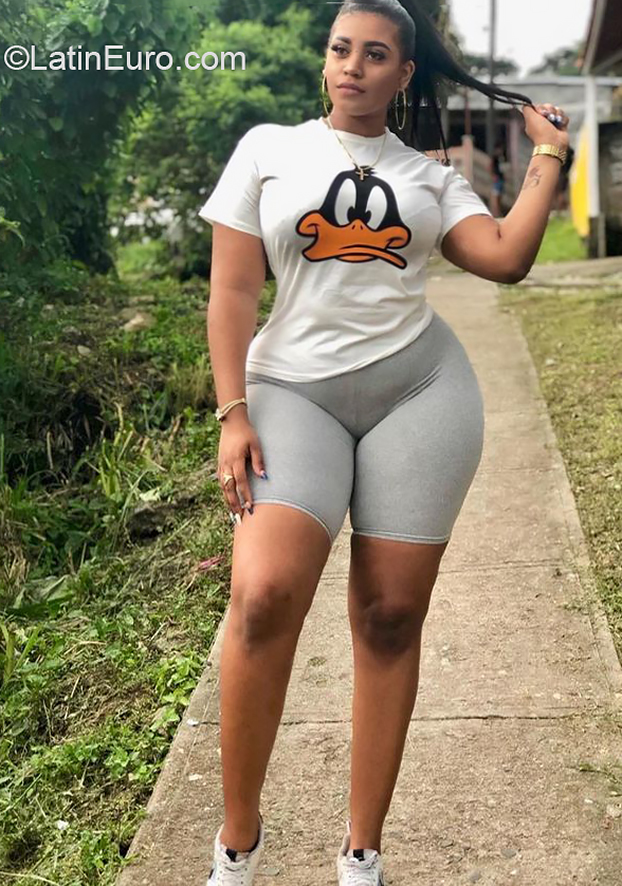 Date this georgeous Dominican Republic girl Milfa from La Romana DO39708