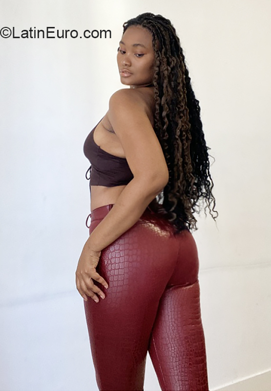 Date this young France girl Jessyca from Nice FR329