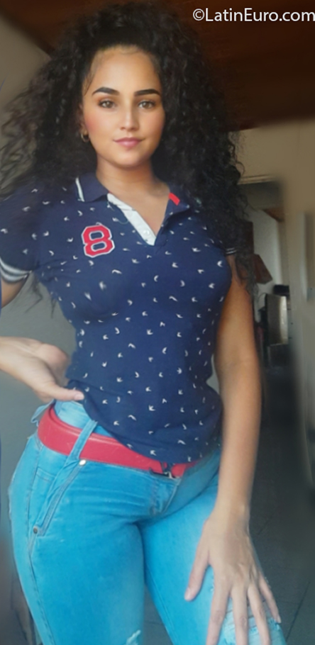 Date this foxy Costa Rica girl Alejandra from San Jose CR491