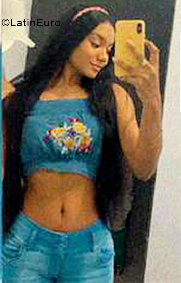 Date this sultry Colombia girl Melisa from Medellin CO30142