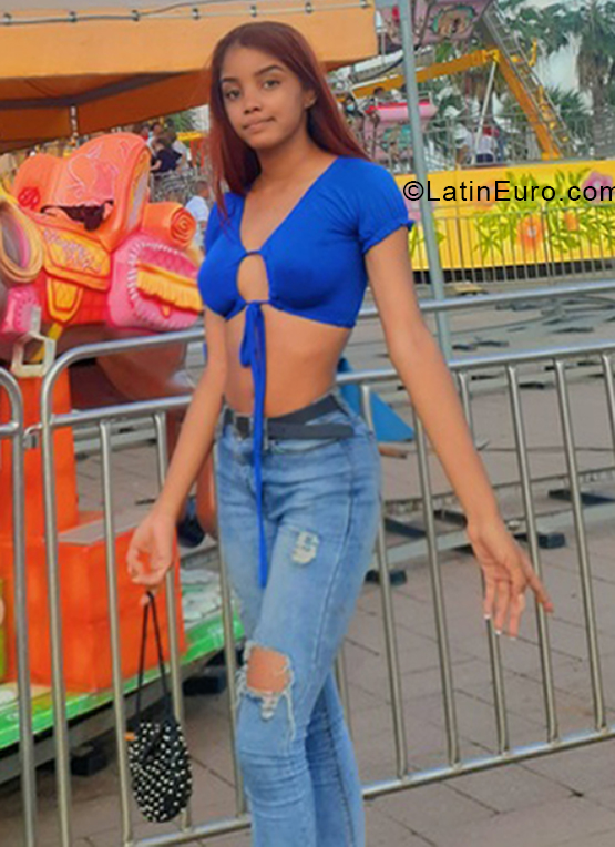 Date this sensual Dominican Republic girl Susan from Santo Domingo DO40357