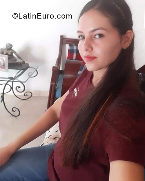 Date this georgeous Colombia girl Keyssy from Bogota CO30192