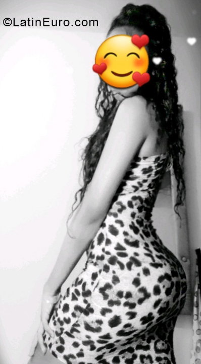 Date this lovely Colombia girl Dariana from Cali CO30195