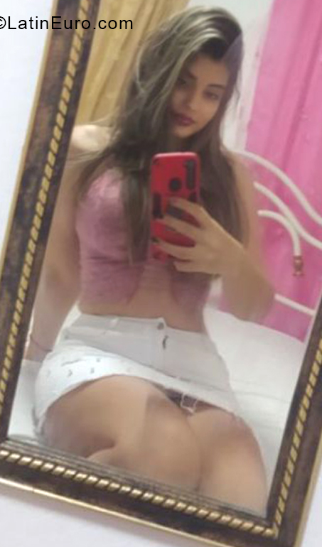 Date this athletic Cuba girl Daniela gonzale from Habana CU778
