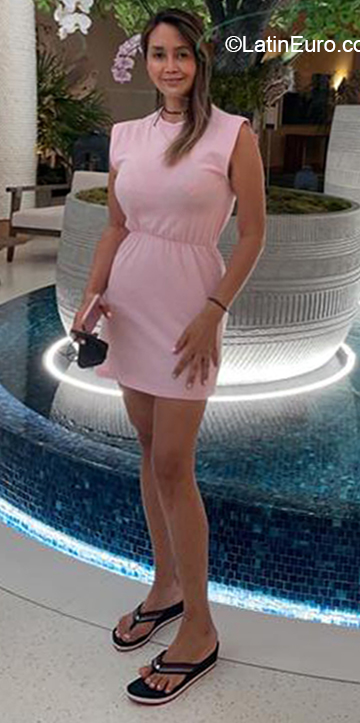 Date this hard body Colombia girl Jules from Medellin CO30265