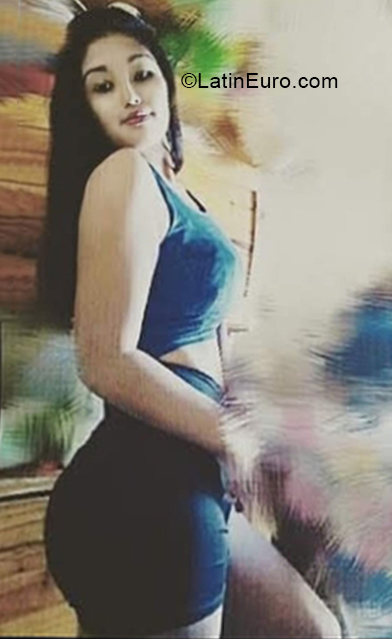 Date this foxy Argentina girl Liz from Mendoza AR747