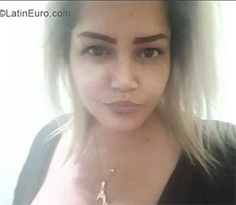 Date this hot Ecuador girl Nohemy from Guayaquil EC811