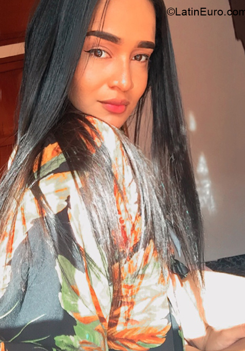 Date this athletic Colombia girl Delanis from Cartagena CO30311