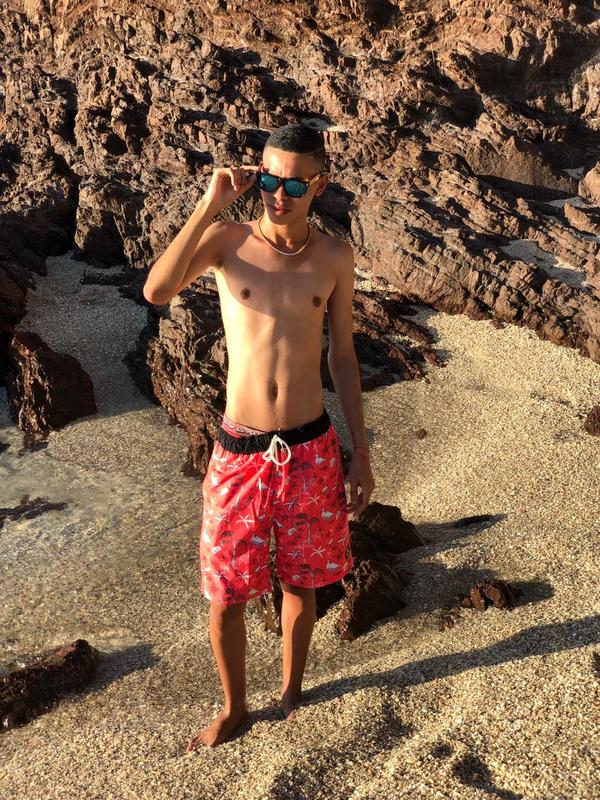 Date this young Costa Rica man Eduardo from Lim&oacute;n CR462
