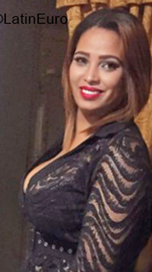 Date this happy Dominican Republic girl Leidy laura from Santo Domingo DO39866