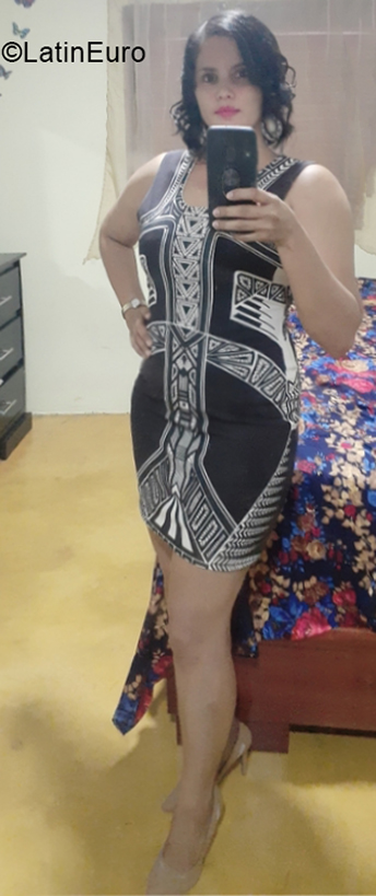 Date this nice looking Dominican Republic girl Elio from Santo Domingo DO39890