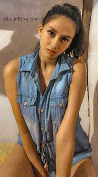 Date this stunning Peru girl Brice from Iquitos PE1884