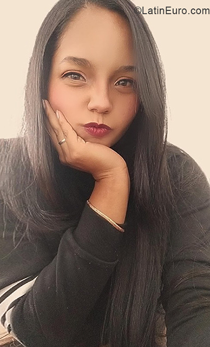 Date this cute Colombia girl Vanessa from Bogota CO30388
