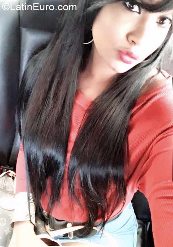 Date this stunning Dominican Republic girl Monic from Santo Domingo DO39950