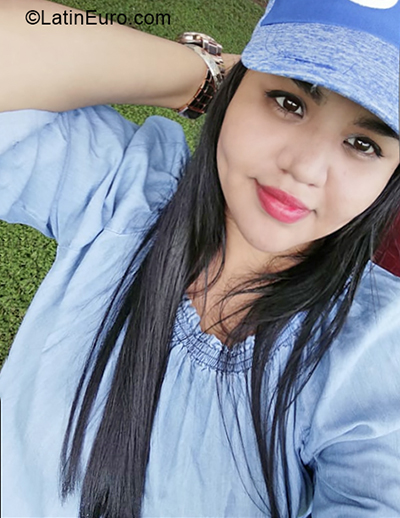Date this foxy El Salvador girl Faby from San Salvador SV169