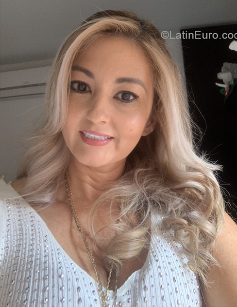 Date this gorgeous Colombia girl Maria del pilar from Cali CO30473