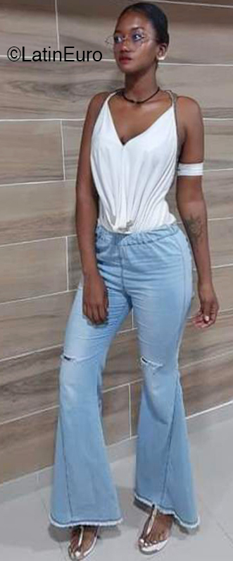 Date this georgeous Colombia girl Janny from Buenaventura CO30485