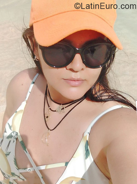 Date this stunning Venezuela girl Ivana from Maracay VE3991