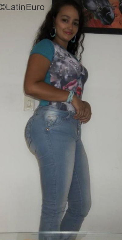 Date this beautiful Colombia girl Claudia from Cali CO31287