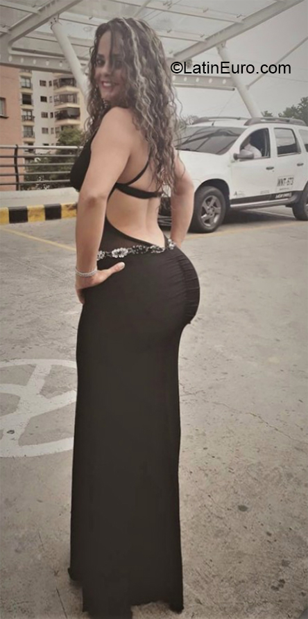 Date this delightful Colombia girl Carol from Cali CO30561